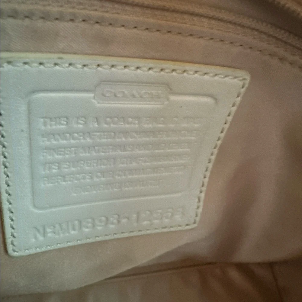 Coach Soho Signature Gold Trim Tote 12564 – Vintage Classic ✨